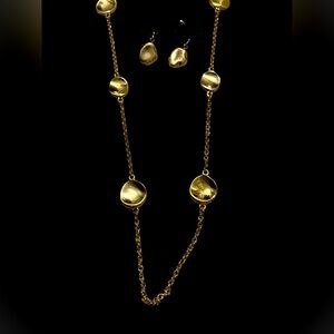 Gold toned jewelry set